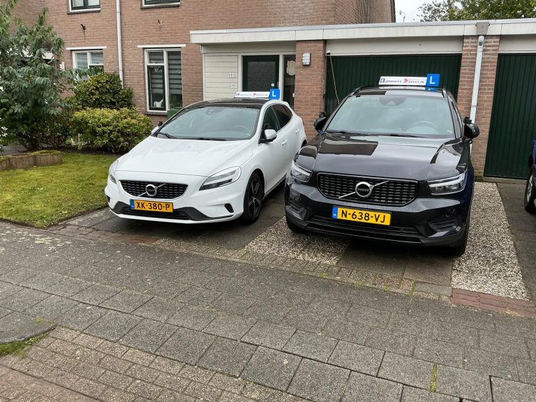 Lesauto van Rijschool Lammert Visser